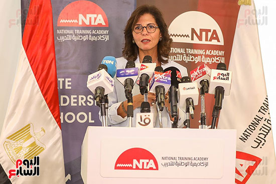 الدكتورة سلاف الجويلى المدير التنفيذي للأكاديمية الوطنية (2)