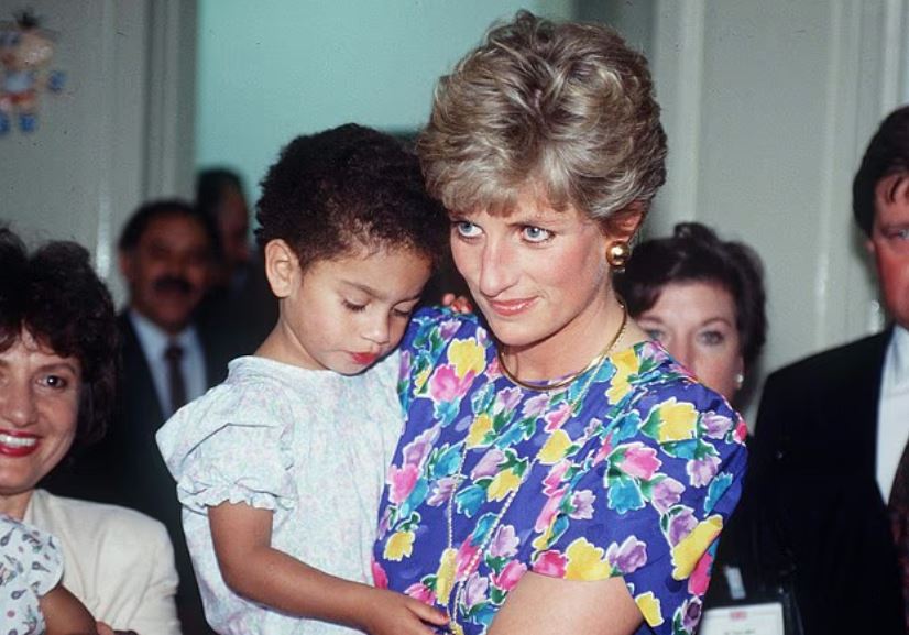 الاميرة ديانا بفستان الرحمة