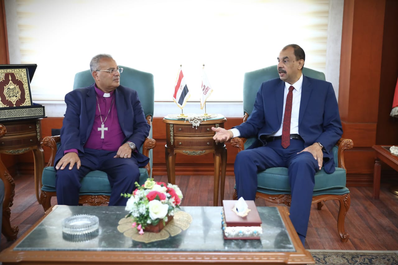 محافظ سوهاج مع الدكتور أندريه زكى محافظ سوهاج مع الدكتور أندريه زكى