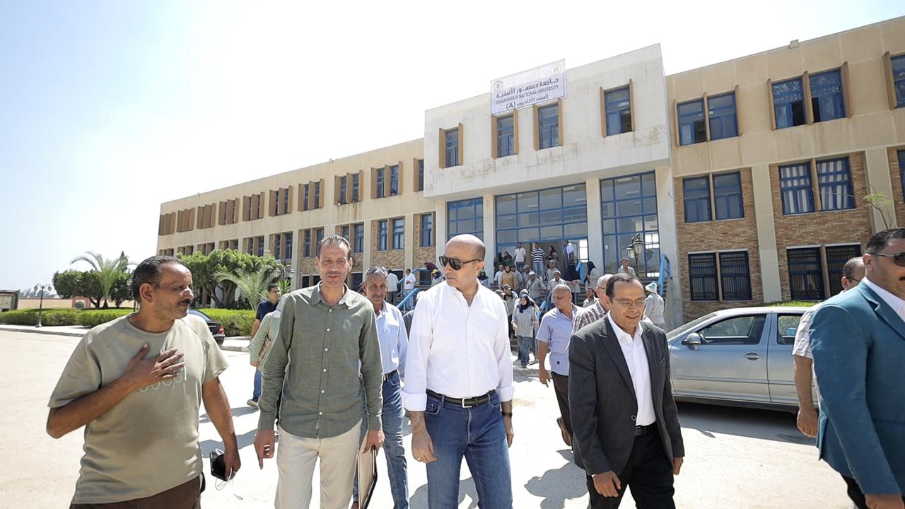 .جولة تفقدية موسعة لرئيس جامعة دمنهور للجامعة الأهلية 