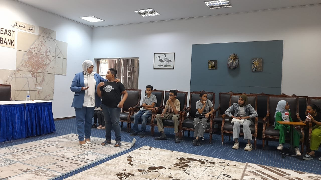 عقد لقاء مفتوح أسبوعياً للأطفال لتقديم الدعم النفسي لهم بالأقصر