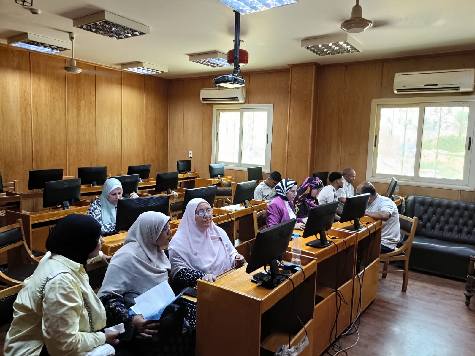 معامل الحاسبات بالجامعات معامل الحاسبات بالجامعات