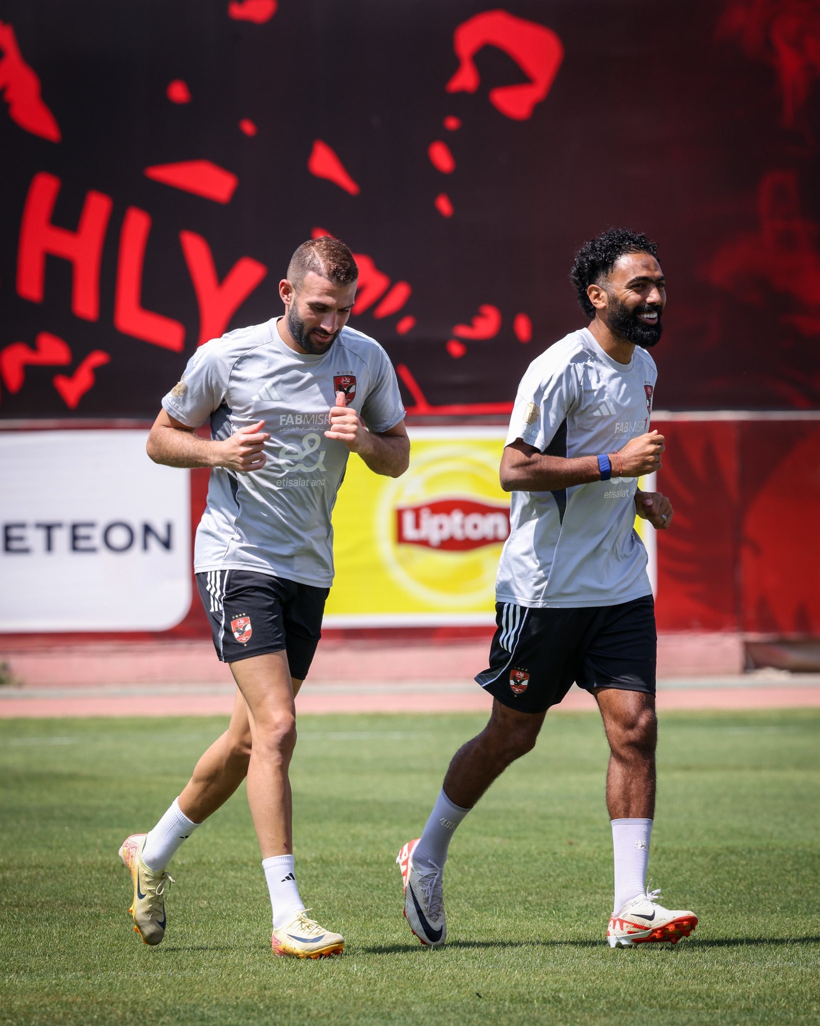 عمر كمال والشحات