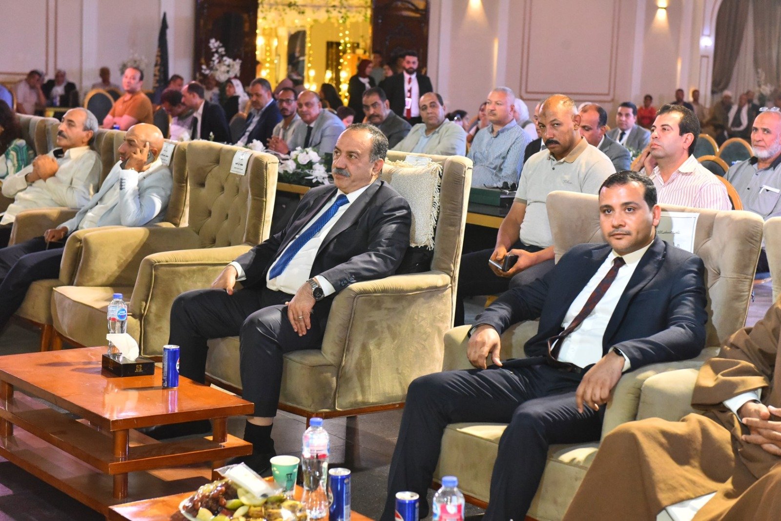 جانب من حضور المحافظ احتفالية التكريم (2)