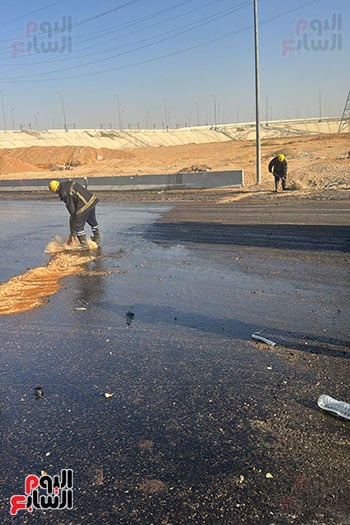 فنطاس-محملة-بـ-35-طن-جاز-بطريق-السويس-الصحراوى-(3)