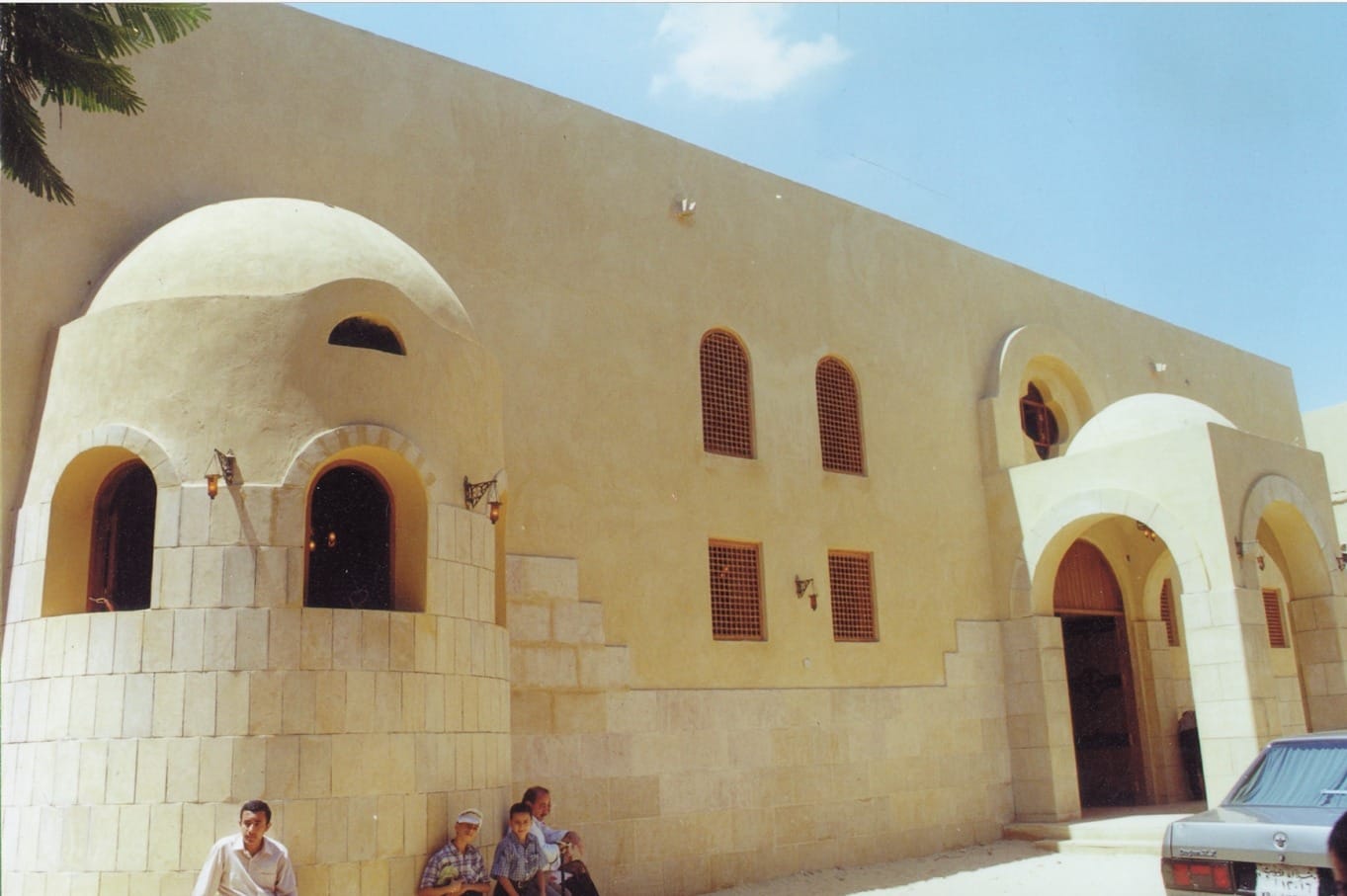 صحن الكنيسة من الخارج بعد التجديد صحن الكنيسة من الخارج بعد التجديد