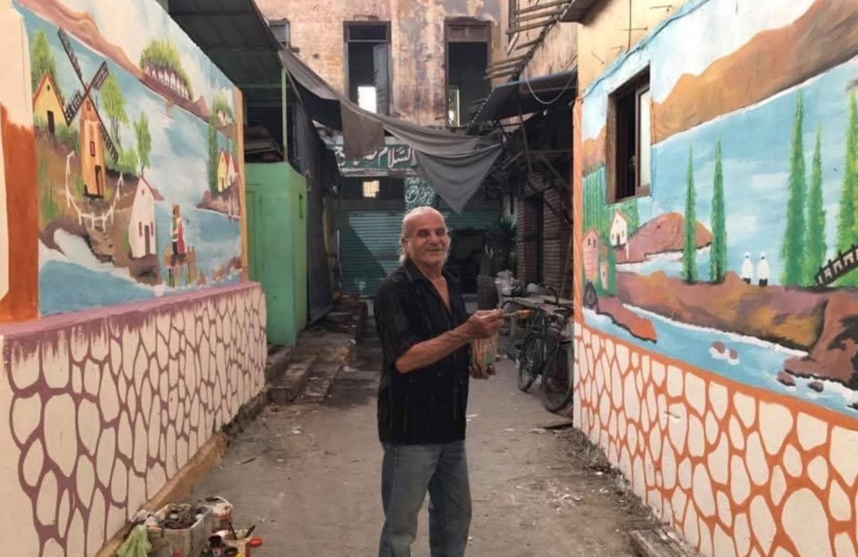 احد الفنانين بالسوق