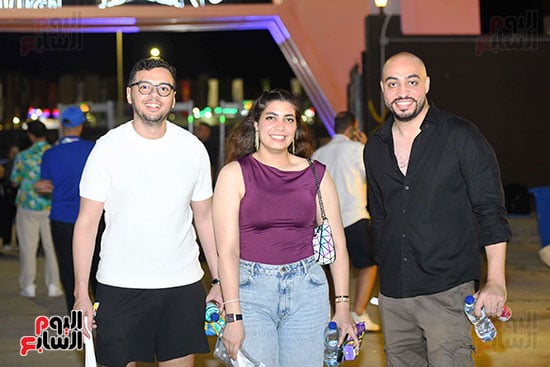 بدء توافد الجمهور على حفل تامر عاشور بمهرجان العلمين الجديدة بدء توافد الجمهور على حفل تامر عاشور بمهرجان العلمين الجديدة