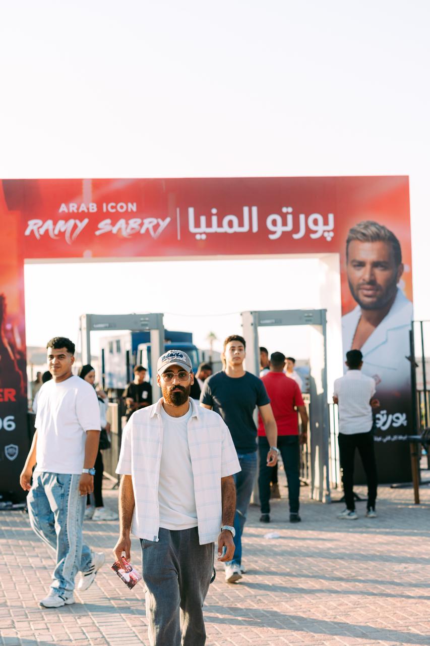 رامي صبري يتالق بأجمل أغنياته لأول مرة في المنيا (1)