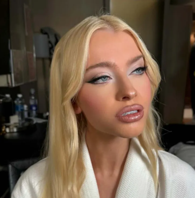 كياج عيون ناعم 