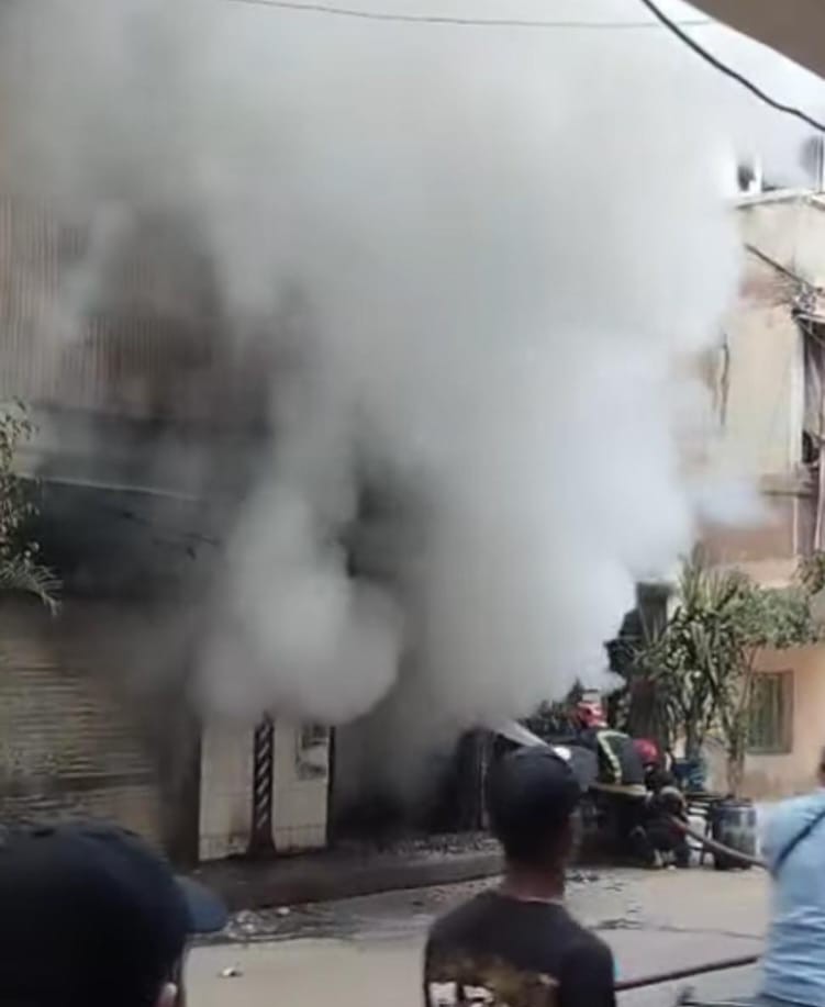 السيطرة علي حريق نشب داخل محل قطع غيار