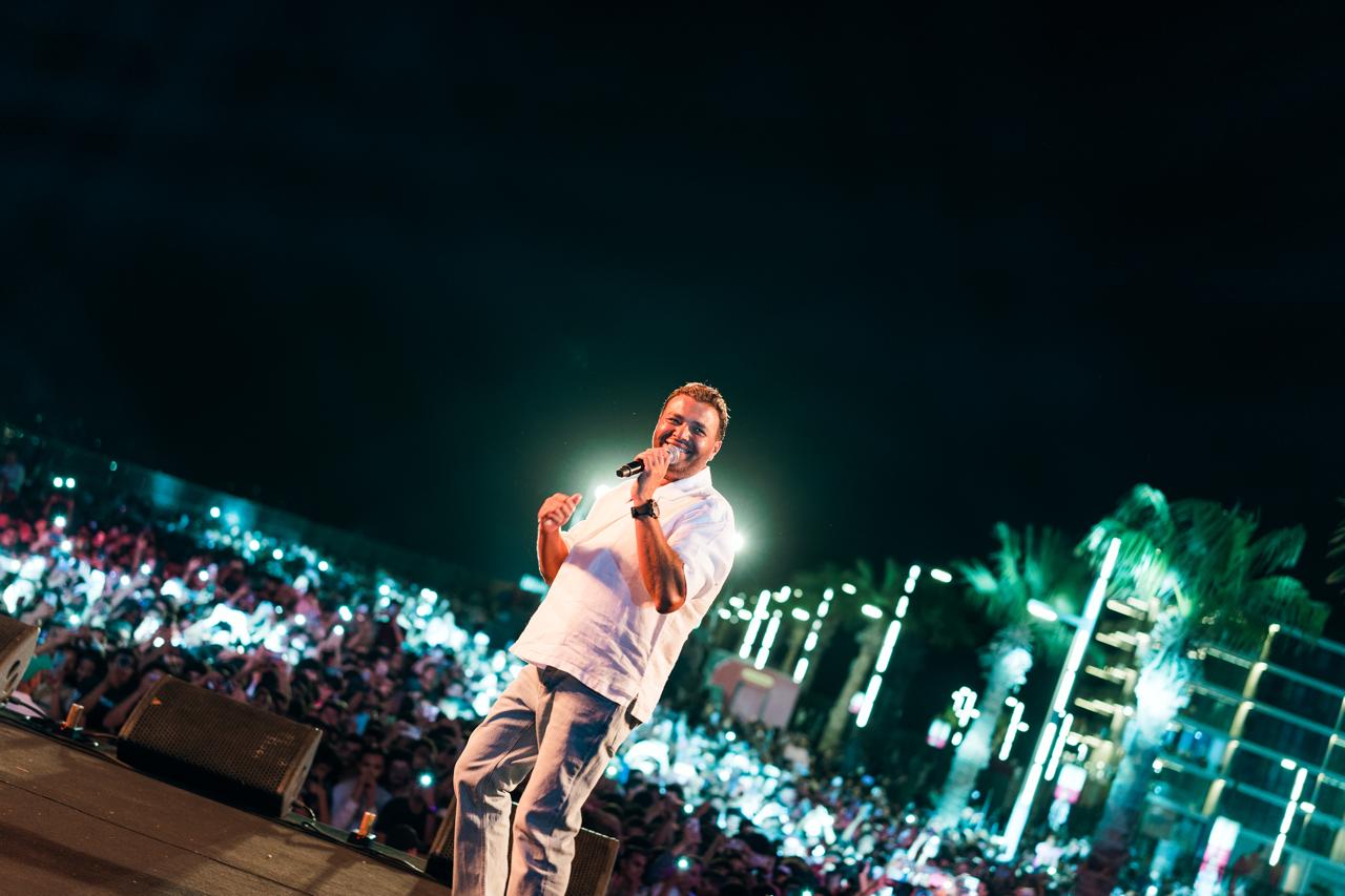 رامي صبري يتالق بأجمل أغنياته لأول مرة في المنيا (6)