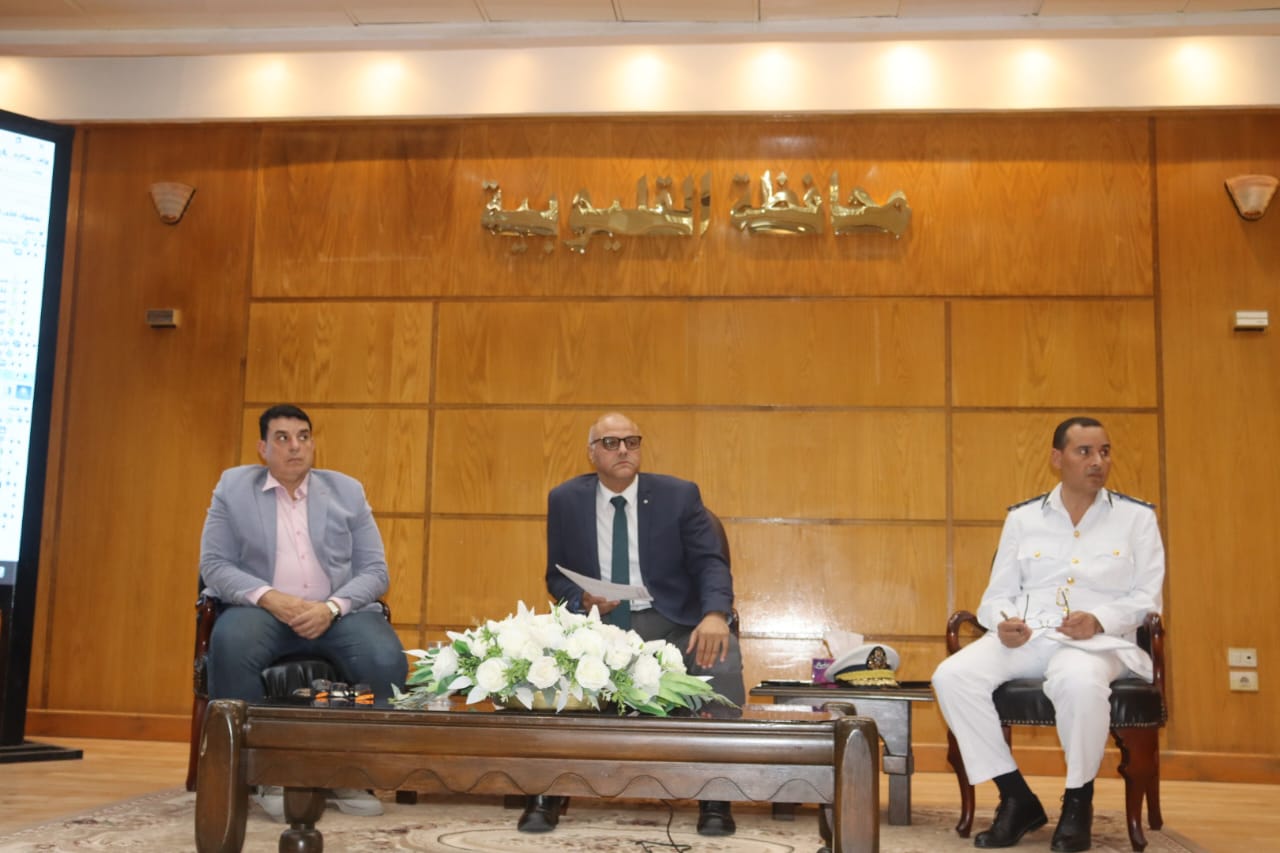 محافظ القليوبية يشارك باجتماع لمتابعة التطورات في ملف تقنين أراضي أملاك الدولة (1)