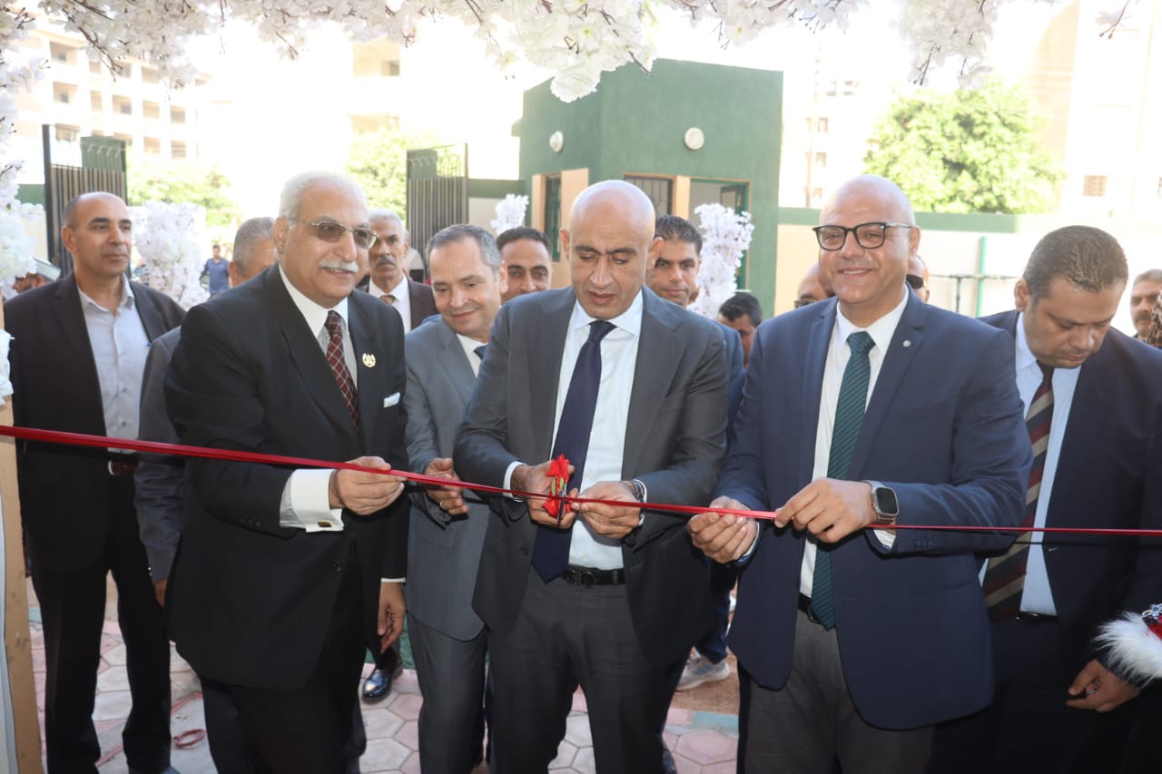 جانب من الافتتاح (2)