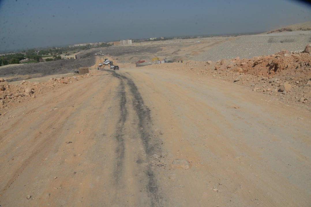 طريق أسيوط - البحر الأحمر.. شريان استراتيجي يربط الصعيد بالبحر الأحمر طريق أسيوط - البحر الأحمر.. شريان استراتيجي يربط الصعيد بالبحر الأحمر