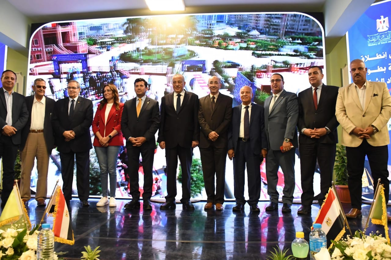 وزير الرياضة و نائب محافظ الجيزة ورئيس اتحاد الشركات