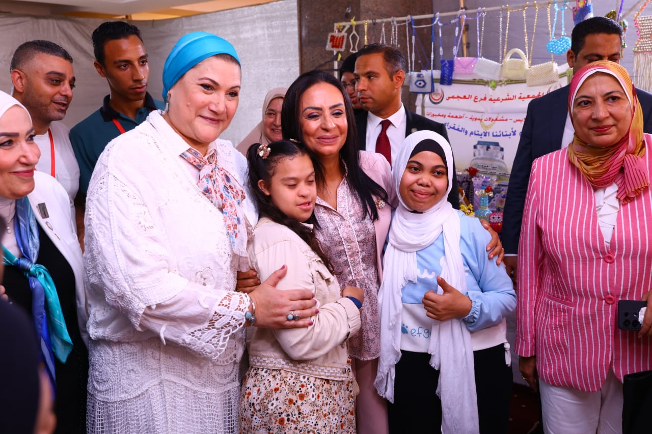 وزيرة التضامن الاجتماعي ورئيسة المجلس القومي للطفولة والأمومة خلال الافتتاح 