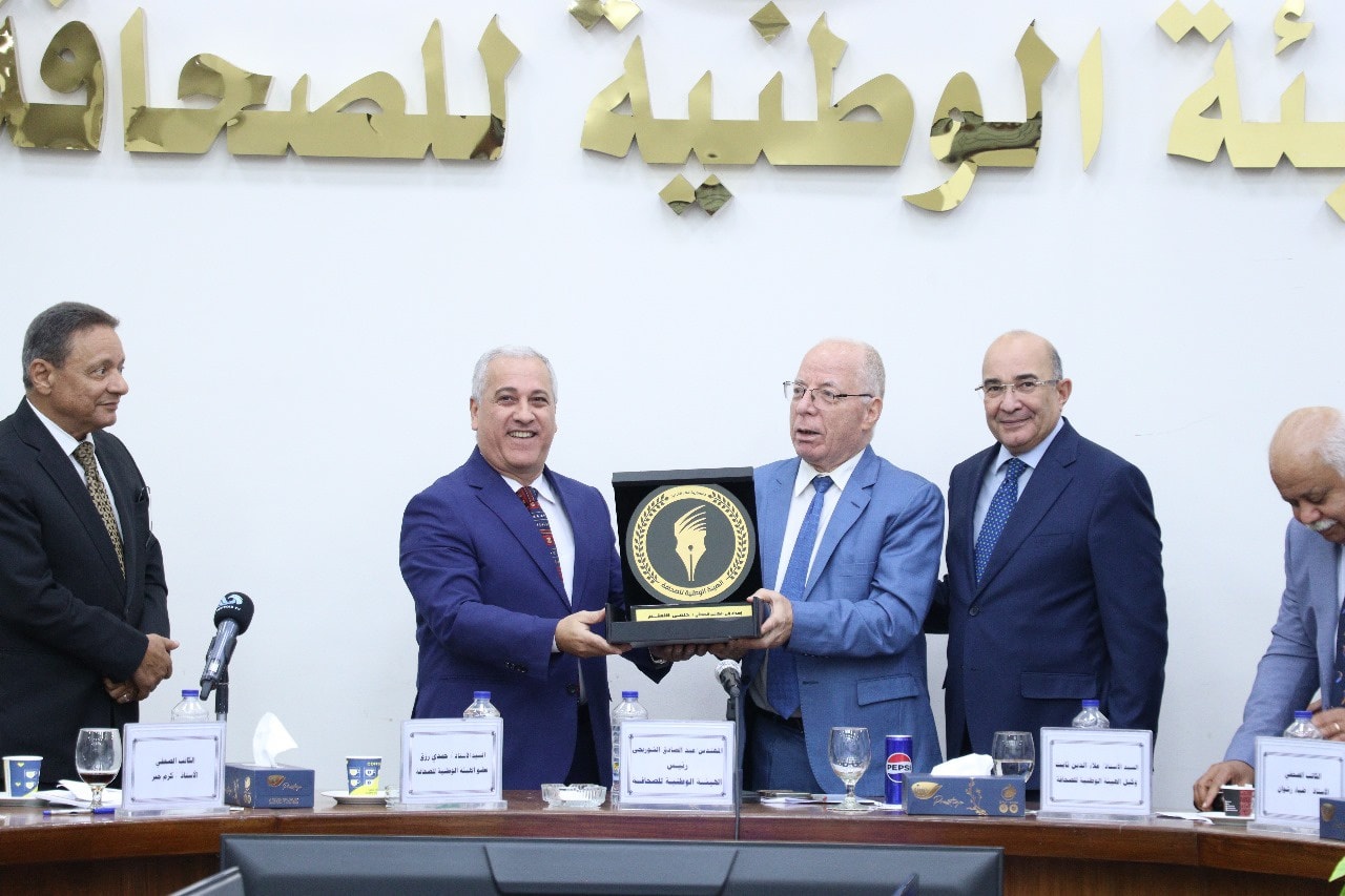 الكاتب الصحفى الكبير حلمى النمنم وزير الثقافة الأسبق الكاتب الصحفى الكبير حلمى النمنم وزير الثقافة الأسبق