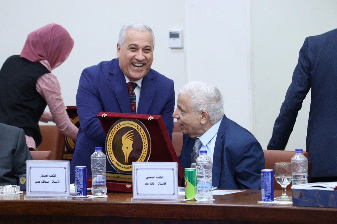 الكاتب الصحفى خالد جبر الكاتب الصحفى خالد جبر