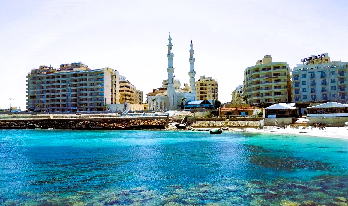 طقس مطروح. أجواء ربيعية البحر هادئ والطبيعة ساحرة