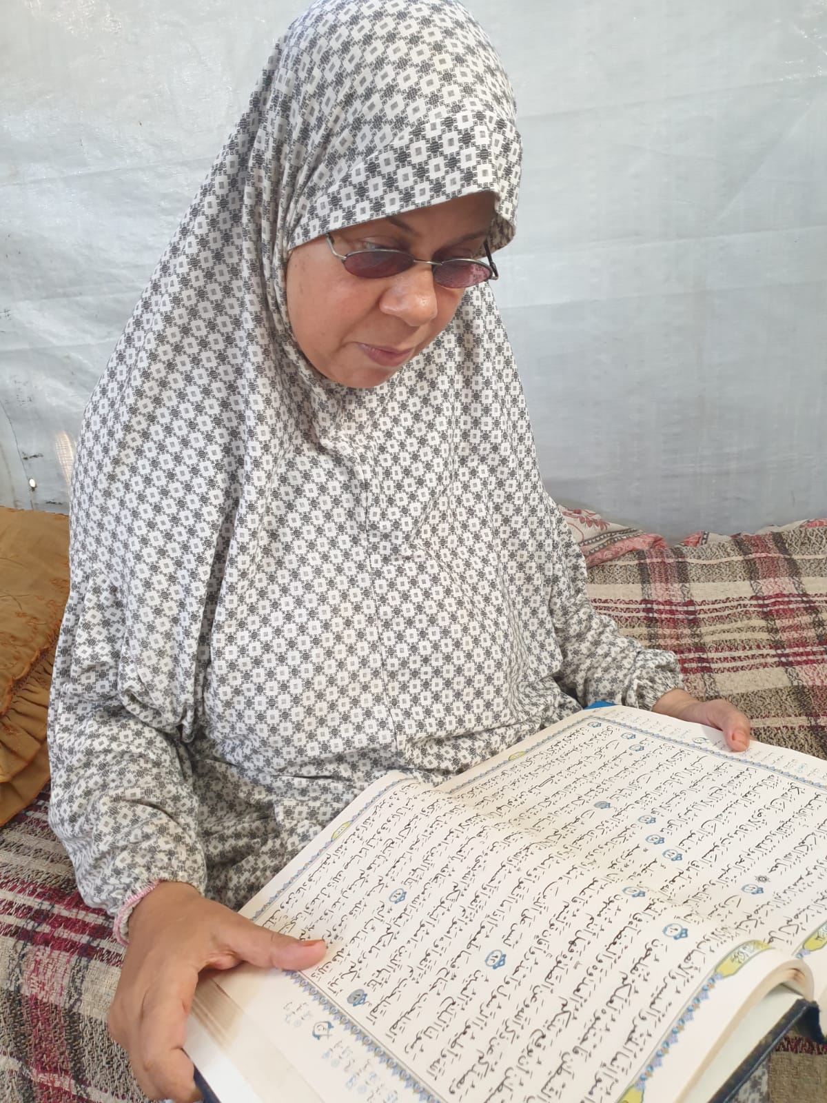 السيدة اعتدال شهوان تقرأ القرآن السيدة اعتدال شهوان تقرأ القرآن