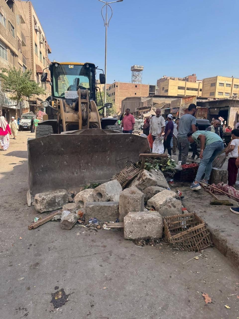 جانب من رفع الإشغالات