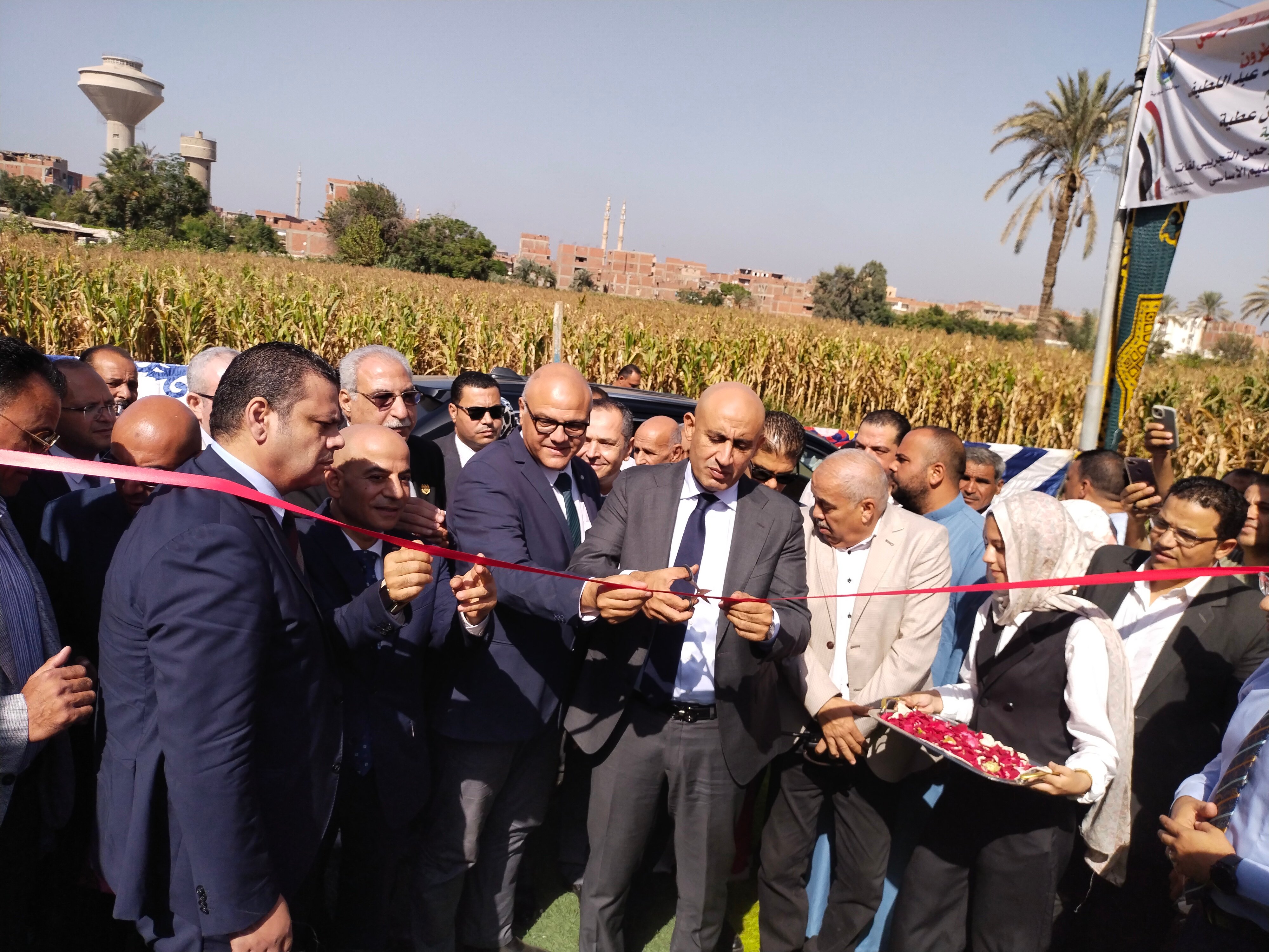 وزير التعليم ومحافظ القليوبية يفتتحان مدار جديدة
