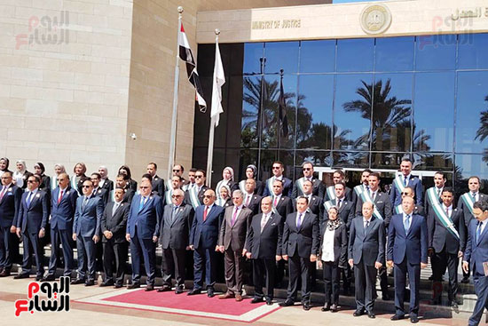 صورة-لأعضاء-الهيئة-الجدد-بعد-حلف-اليمين
