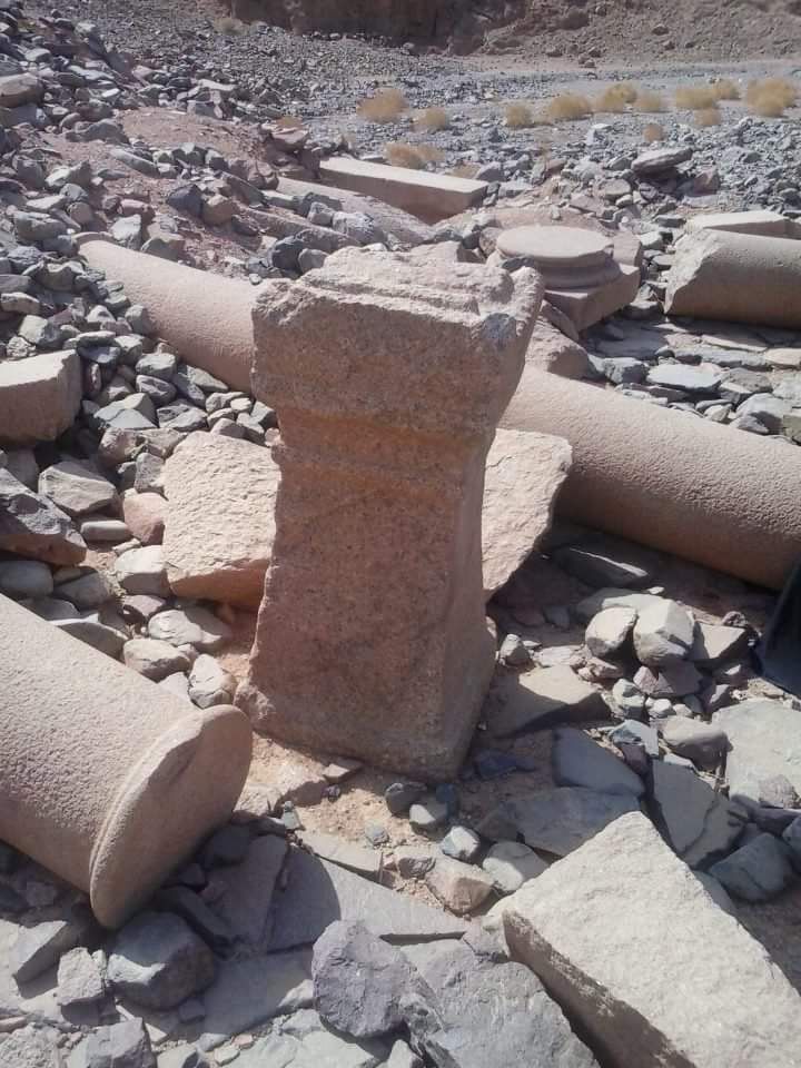 أحجار ملكية فى مديمة مونس كلوديانوس