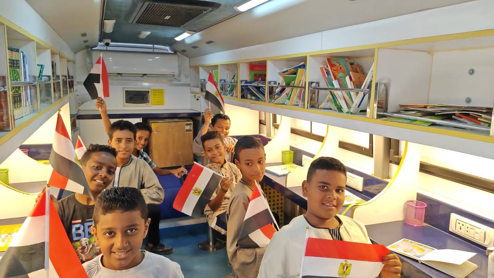 المكتبة المتنقلة بمكتبة مصر العامة تدعم أطفال القرى بإسنا