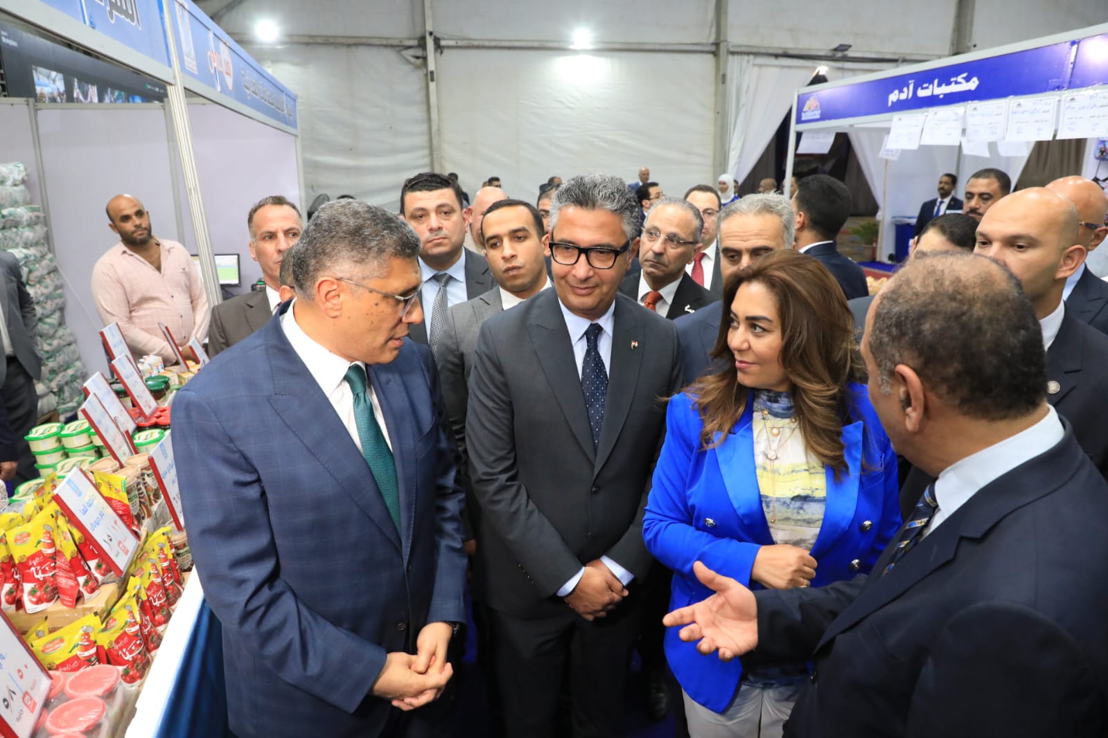 وزراء التنمية المحلية والتموين مع محافظ الجيزة وزراء التنمية المحلية والتموين مع محافظ الجيزة