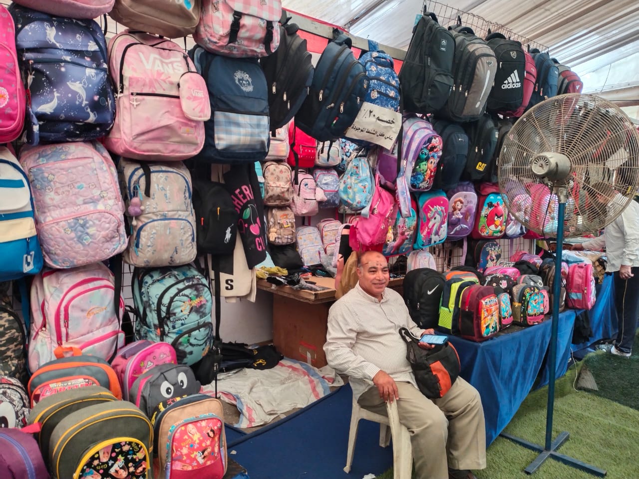 الشنط المعروضة بالمعرض