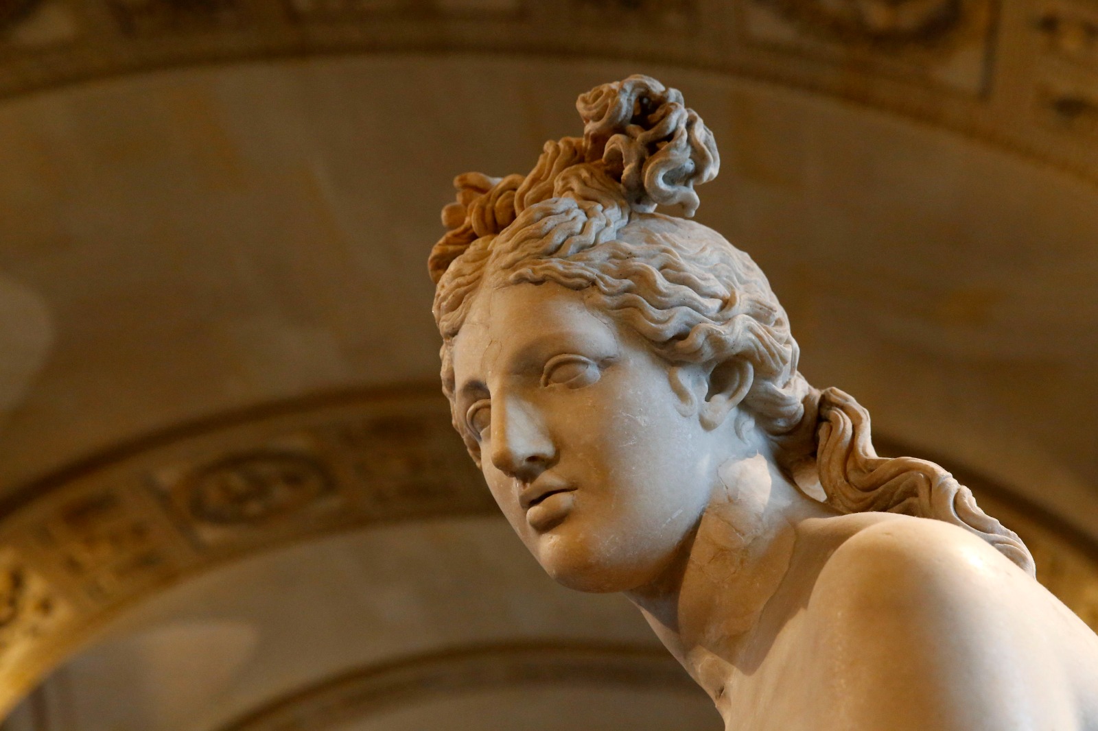 الجميلة أفروديت