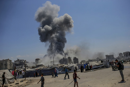 حرب الإبادة الجماعية.. غارات الاحتلال الإسرائيلي تدمر قطاع غزة  (3)