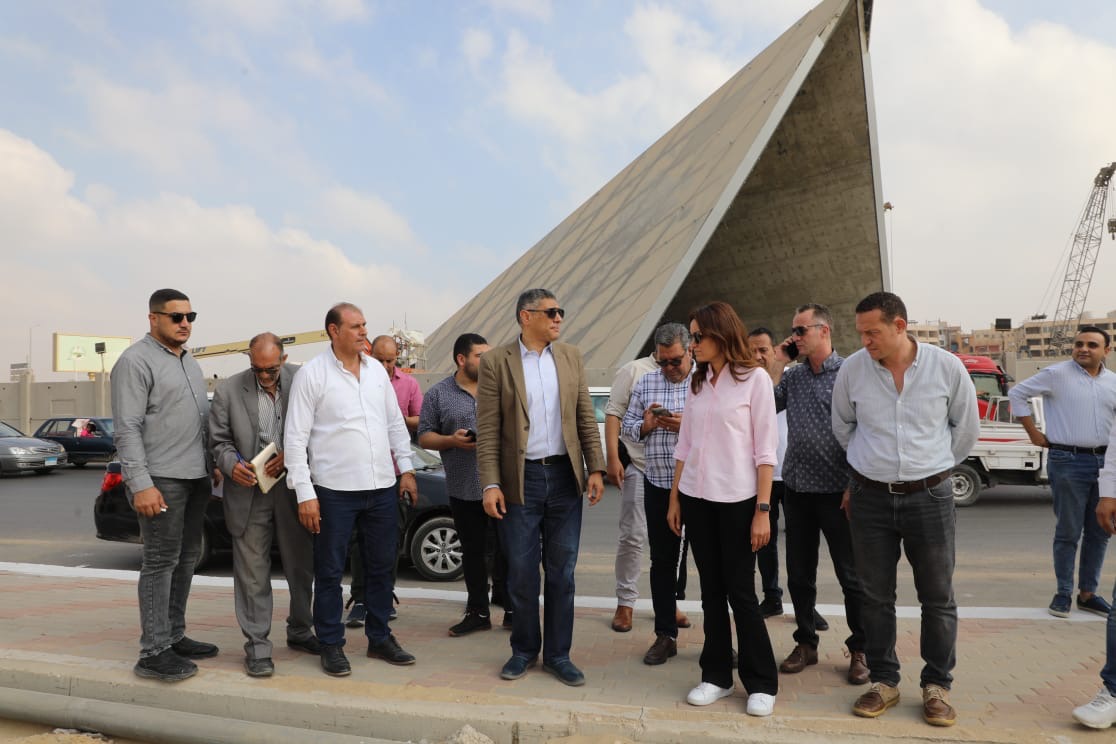 محافظ الجيزة يتفقد أعمال التطوير الجارية بمحيط المتحف المصري الكبير محافظ الجيزة يتفقد أعمال التطوير الجارية بمحيط المتحف المصري الكبير