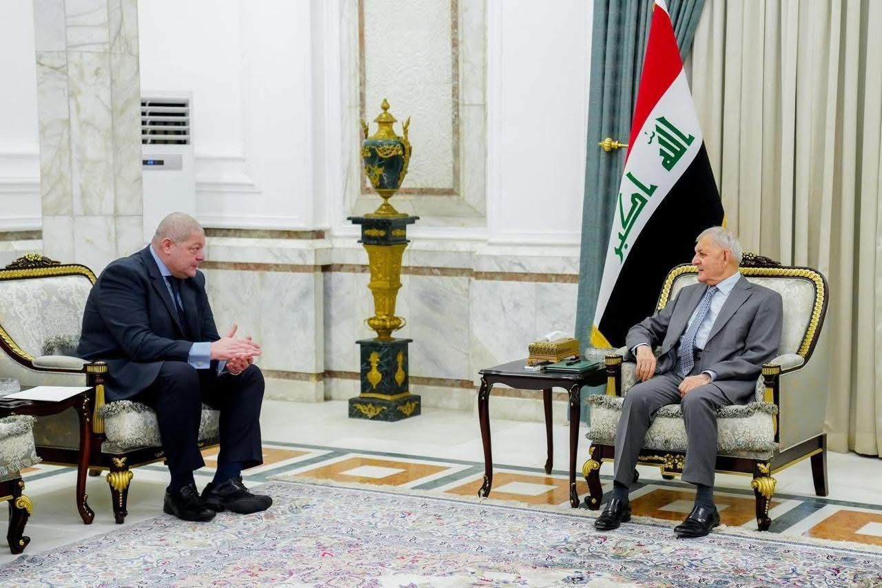 سفير مصر ورئيس العراق