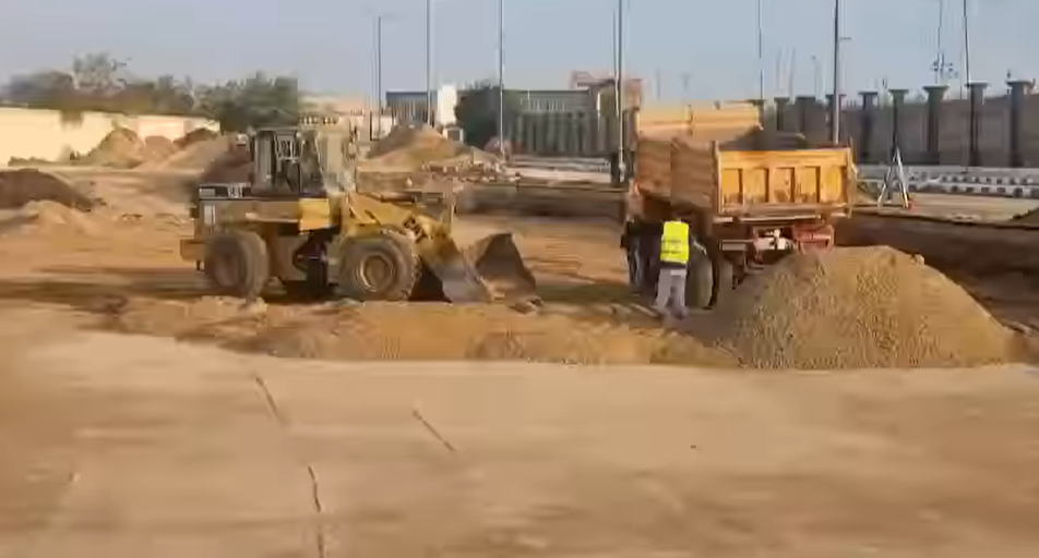 خلال العمل