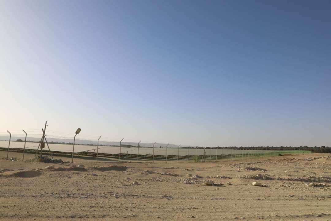 إنشاء  محطة الطاقة الشمسيه بالفرافرة