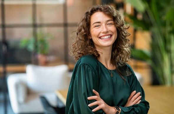 3 نساء أبراج يتميزن بالذكاء والطموح