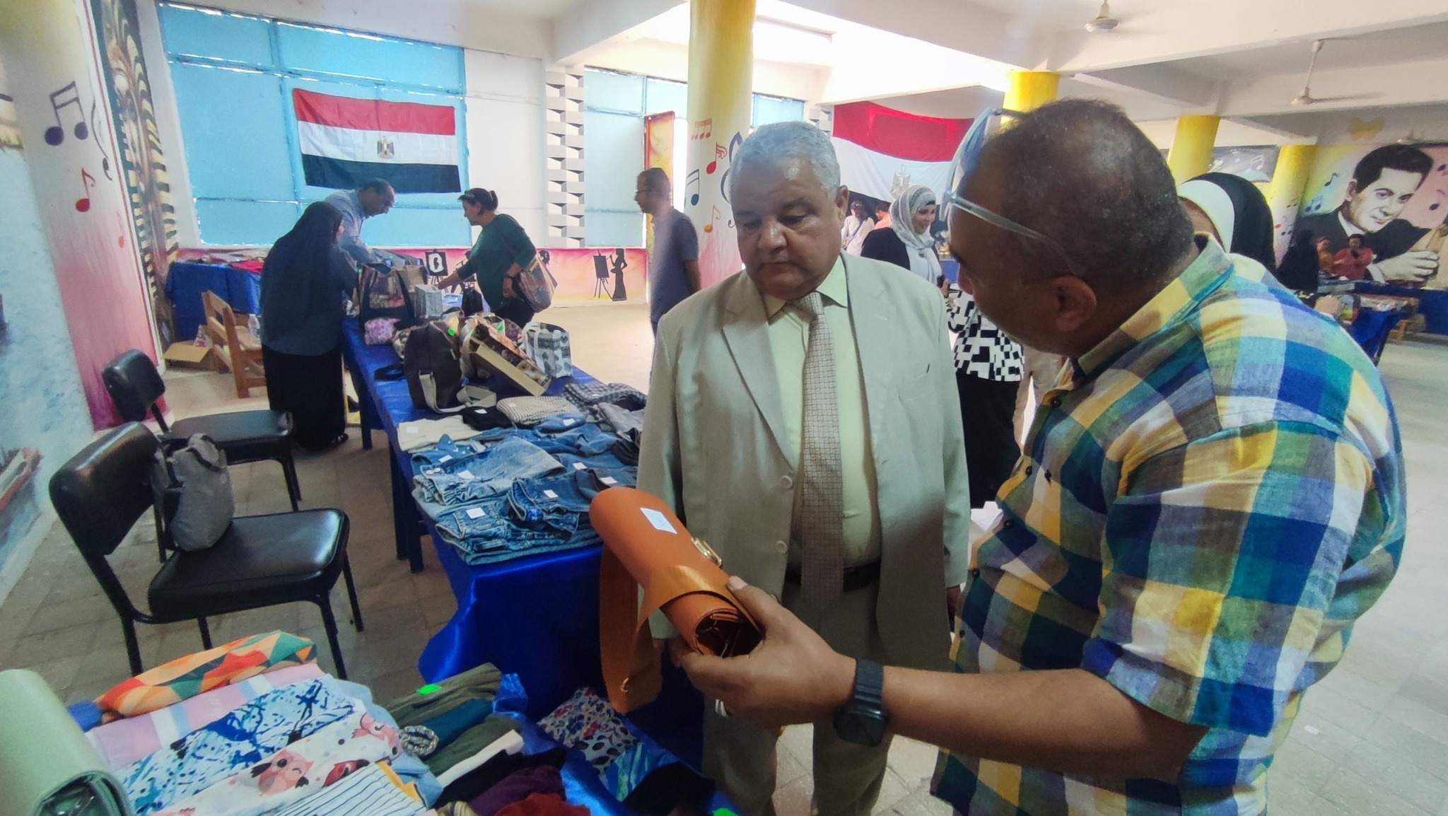 متابعة الاستعدادات لمعرض أهلاً مدرستي قبل افتتاحه الأسبوع المقبل متابعة الاستعدادات لمعرض أهلاً مدرستي قبل افتتاحه الأسبوع المقبل