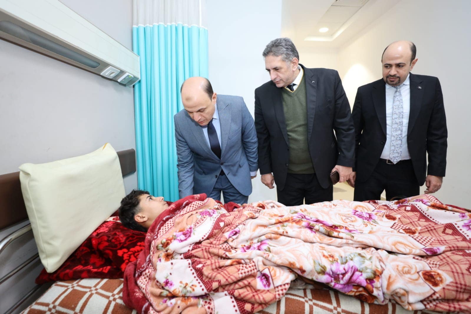 محافظ كفر الشيخ يتابع المرضى محافظ كفر الشيخ يتابع المرضى