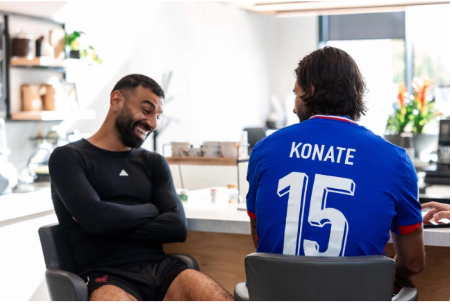محمد صلاح في مقر تدريبات ليفربول