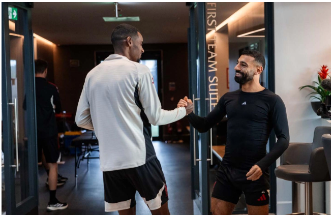محمد صلاح وإيزاك