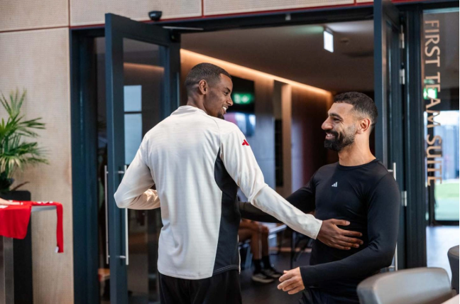 محمد صلاح نجم مصر وإيزاك