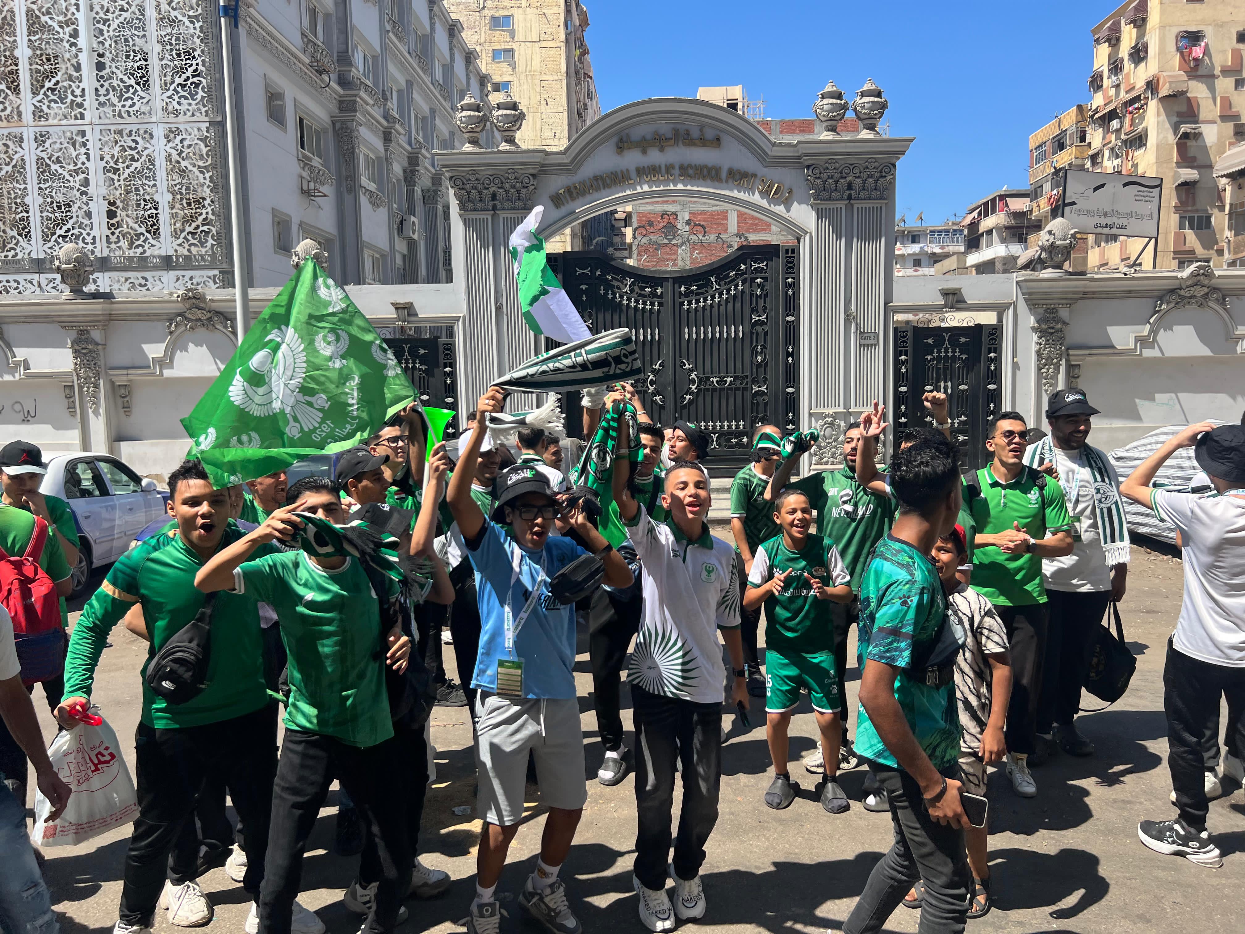 هتافات الجماهير هتافات الجماهير