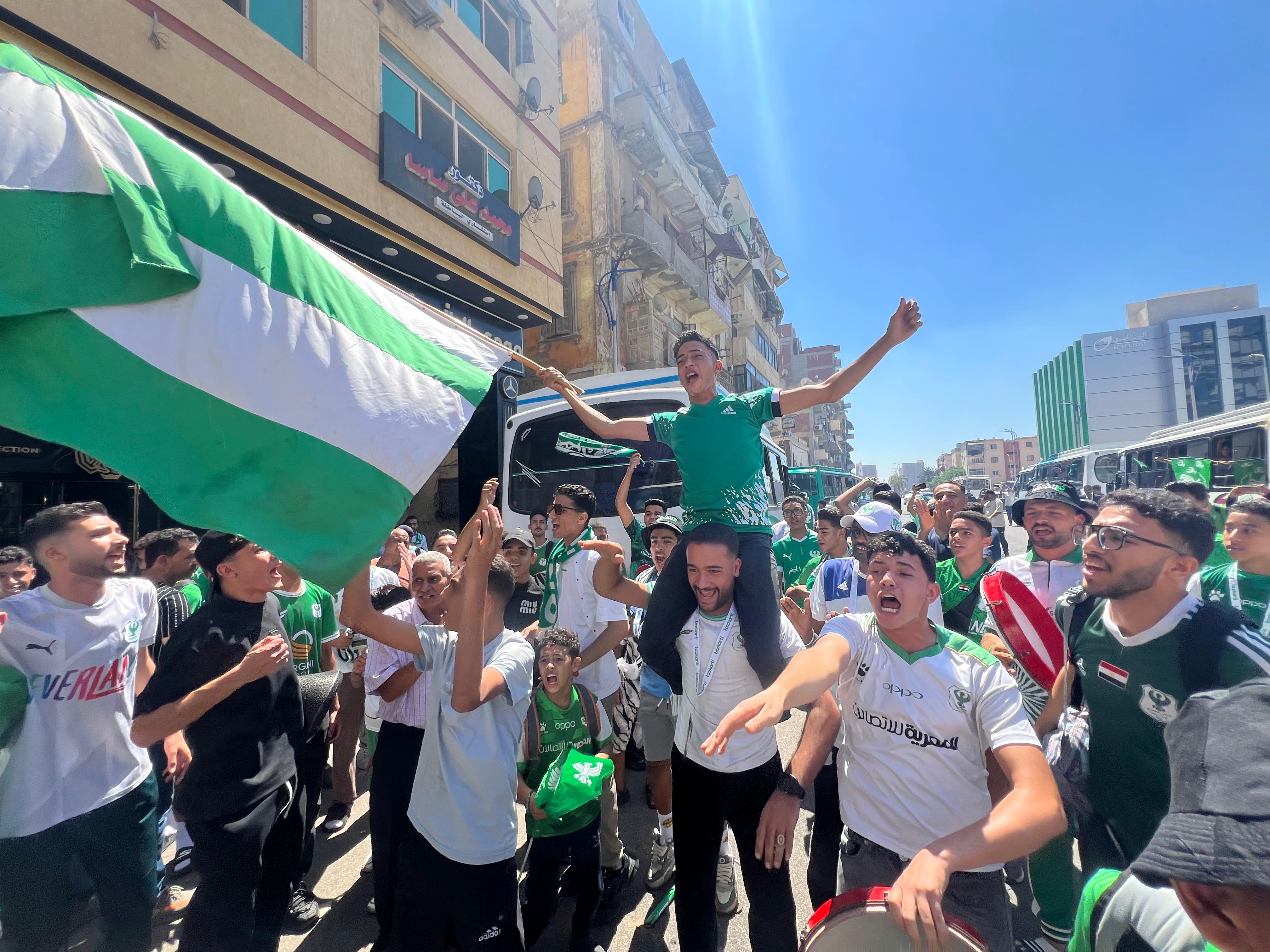 الجماهير في التجمع للترحال الجماهير في التجمع للترحال