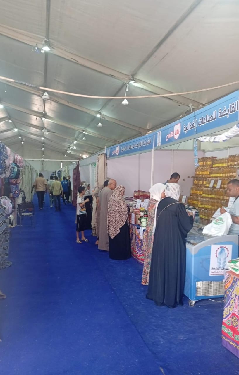 معرض للسلع داخل معرض أهلا مدارس بامبابة معرض للسلع داخل معرض أهلا مدارس بامبابة