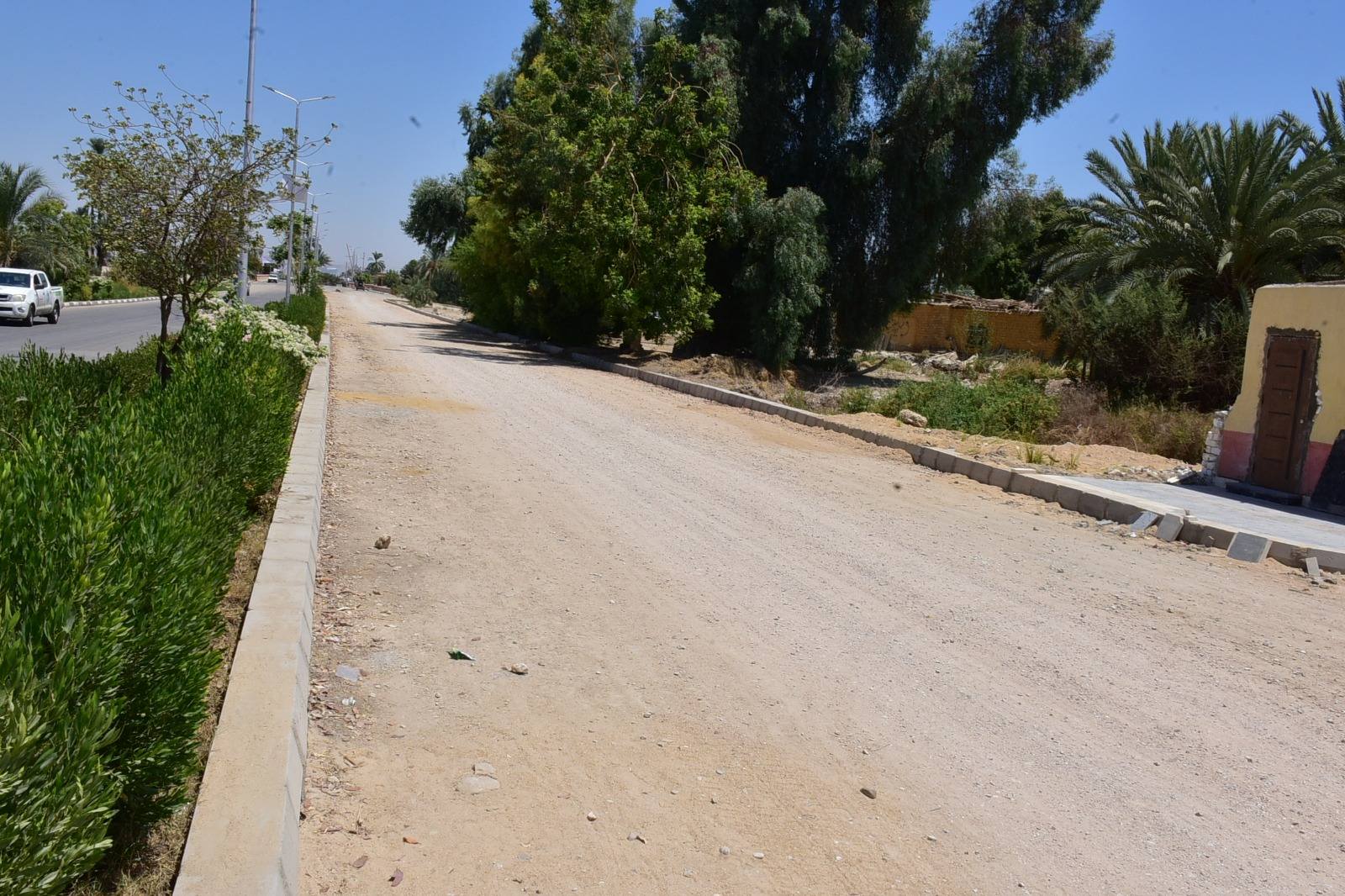 تجهيز شوارع المدينة لبدء الإحلال والتجديد ورصفها بالطود