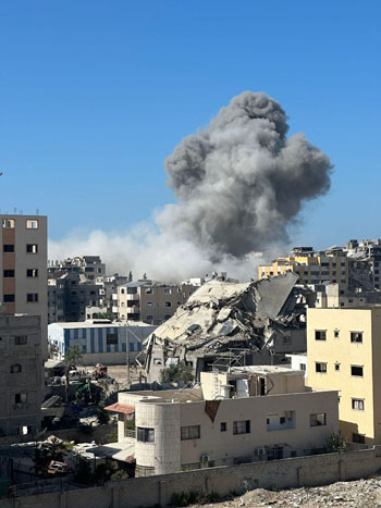 الاحتلال يشن غارات عنيفة على حي تل الهوا جنوب غرب مدينة غزة