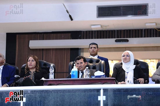 وزير الشباب يشاهد المباراة وزير الشباب يشاهد المباراة